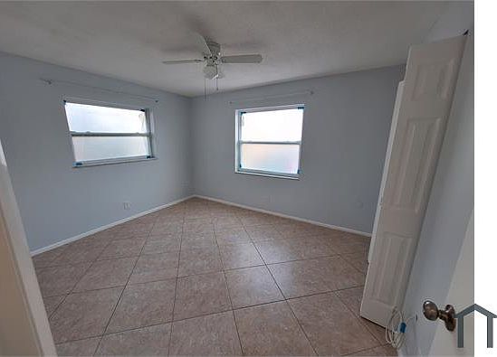 4th image of 1921 NW 59th Way