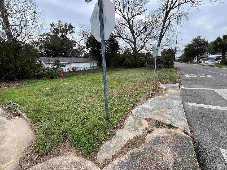 1st image of 1721 N Davis Hwy