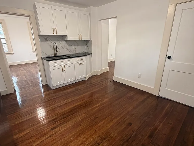 15 Central Ave — Photo 3