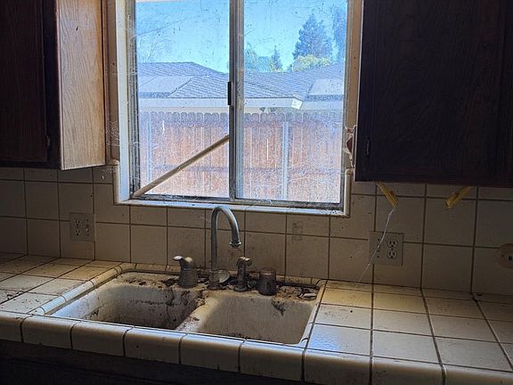 5th image of 3204 Ouray Way
