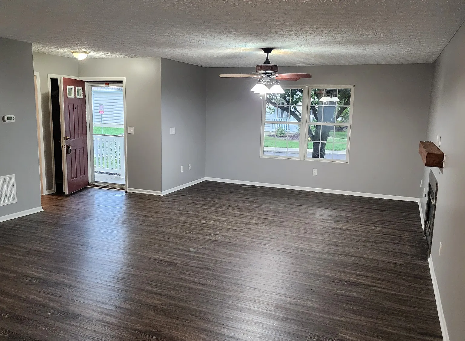 3 bed, 2.5 bath, 1486 sqft, $2,500 — Photo 2
