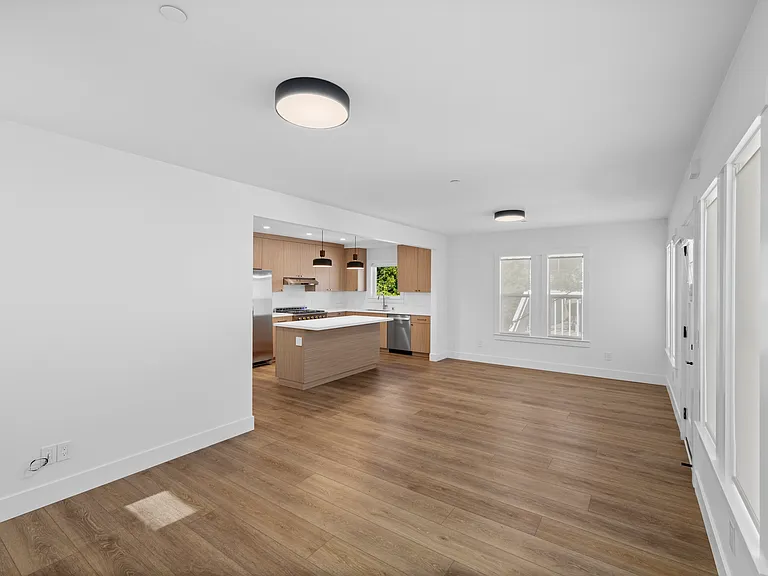 26A Mariposa Ave — Photo 10