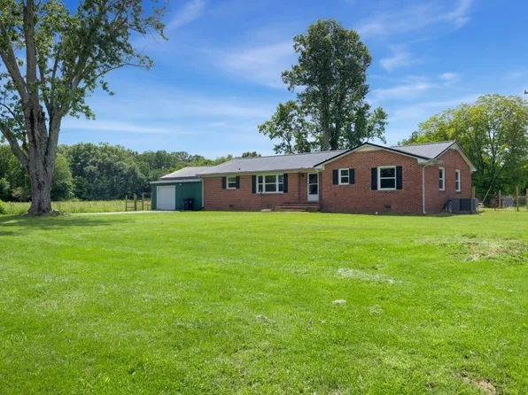 1001 S College St, Smithville, TN 37166