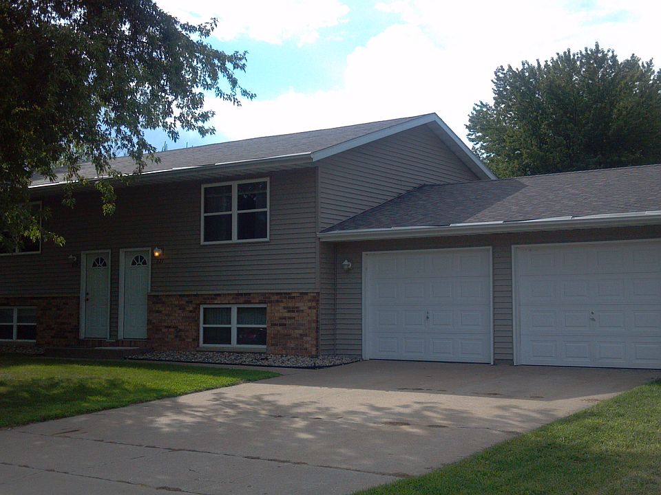 1st image of 821 Westwood Dr