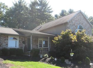 4472 N Twin Valley Rd, Morgantown, PA 19543