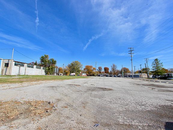 4th image of 1039 N Main St