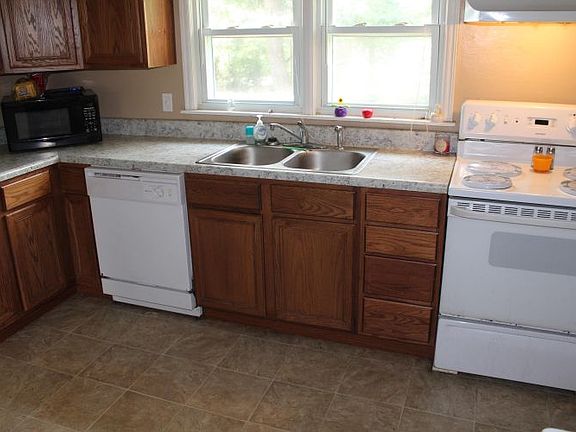 5th image of 3425 Vaughn St