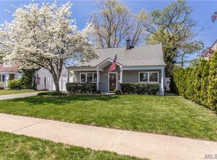 1432 Coolidge St, Bellmore, NY 11710