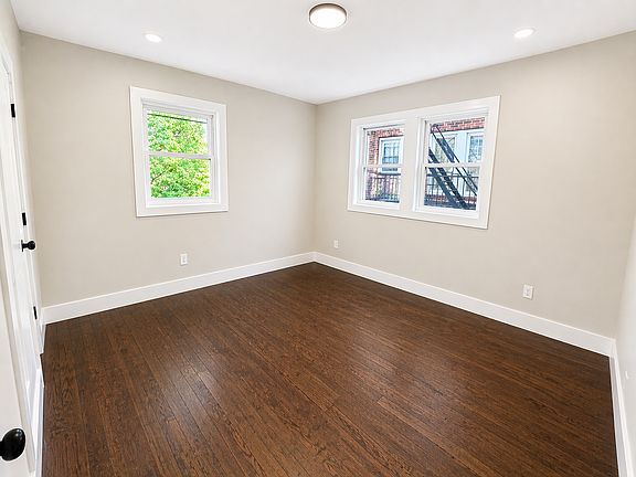 4th image of 994-996 18th Ave #2
