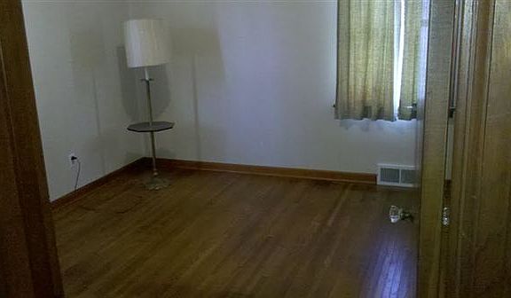 bedroom1_4_18_2012