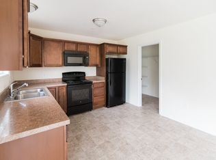 102 Breezewood Dr #102, Hanover, PA 17331