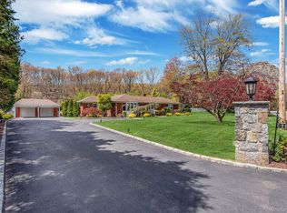 193 Dix Hills Rd, Dix Hills, NY 11746