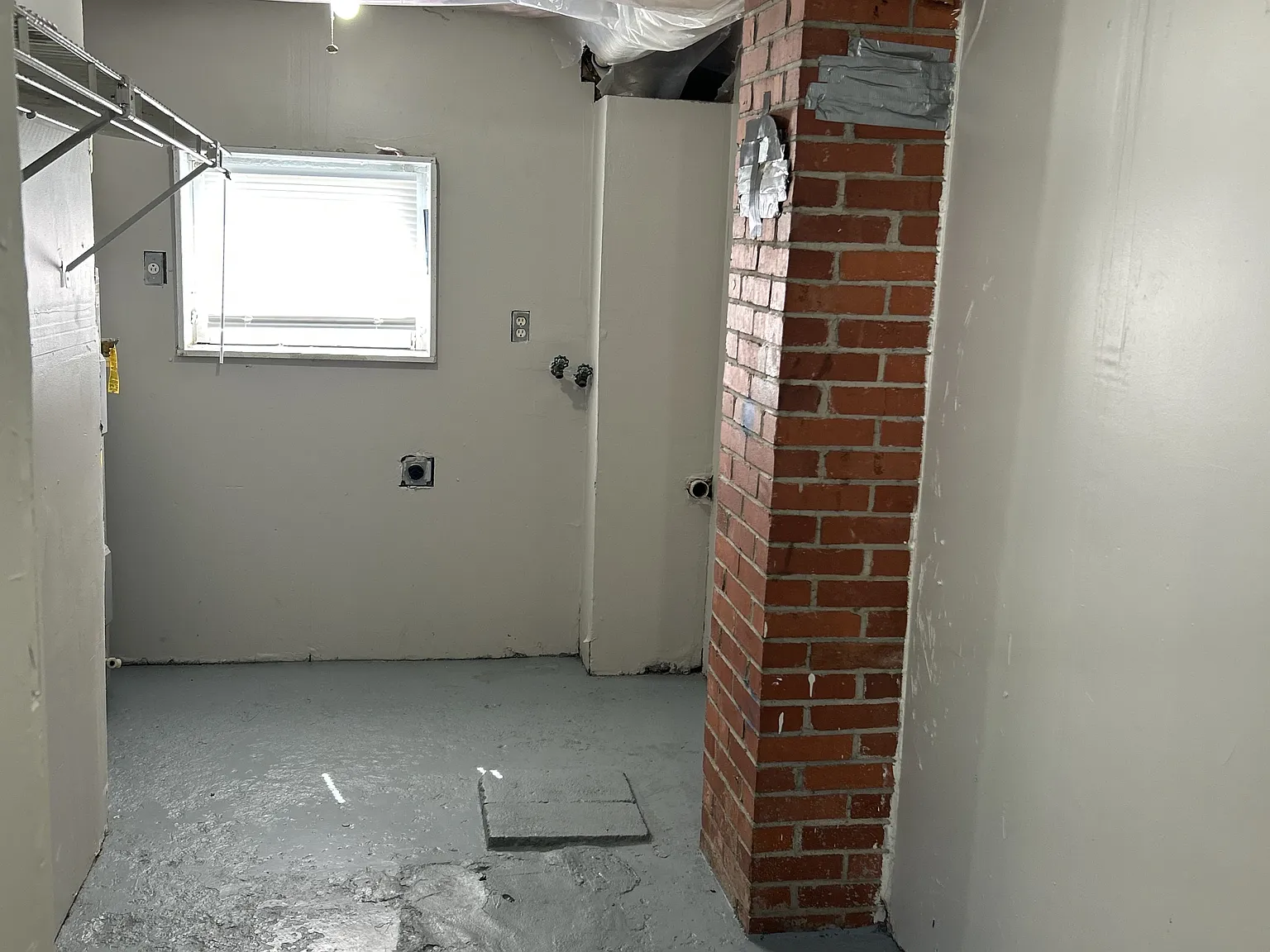 890 Plymouth Street & Garage - 890 — Photo 4
