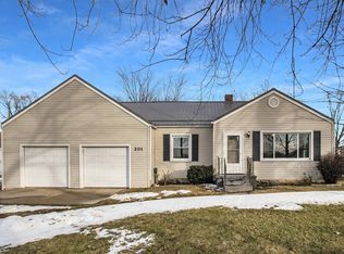 201 N Oakland Ave, Nappanee, IN 46550