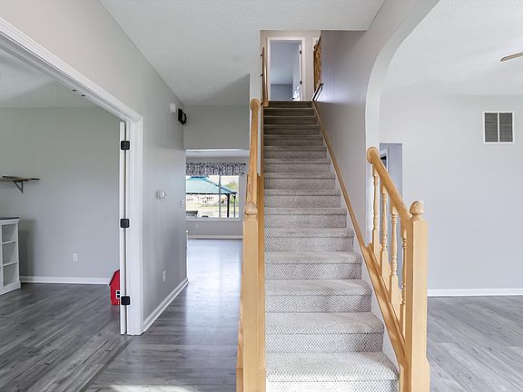 5th image of 7874 Cobblesprings Dr