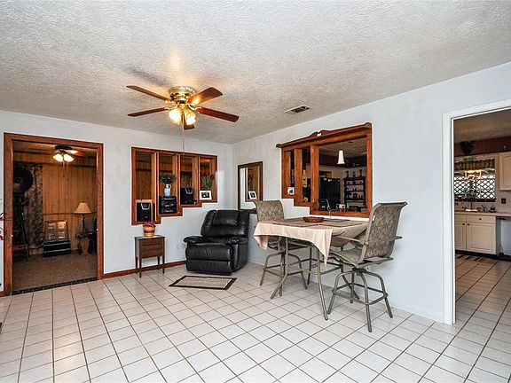5th image of 22899 Woodland Dr