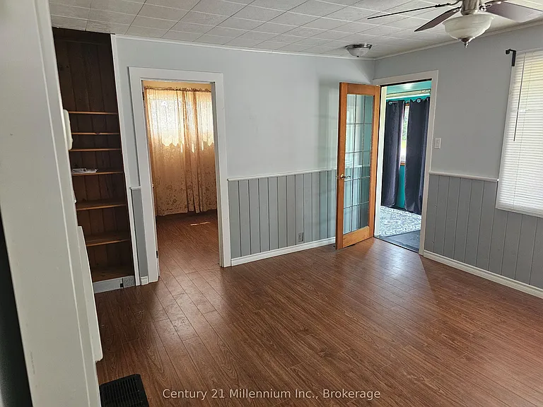 475 Hurontario St — Photo 4