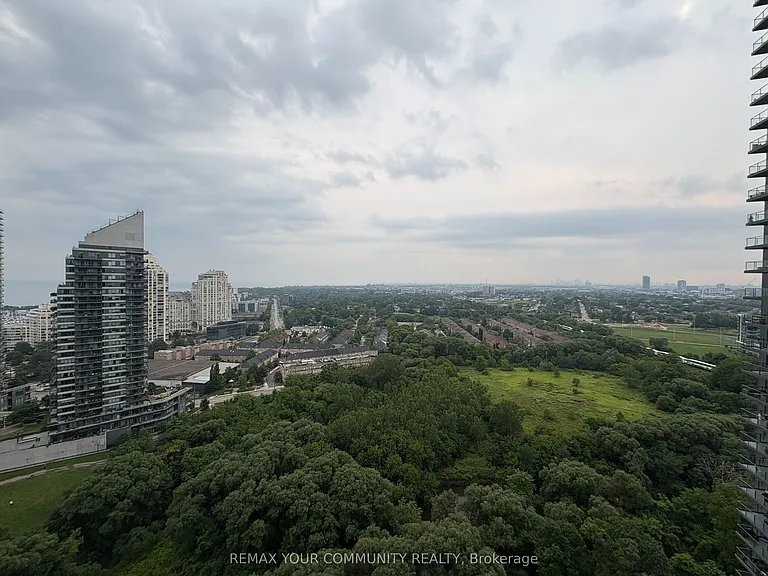 10 Park Lawn Rd #2404 — Photo 16
