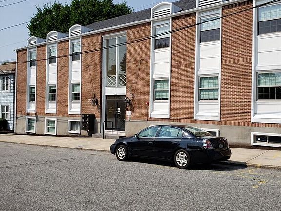 3rd image of 120 Wayland Ave Suite 6B