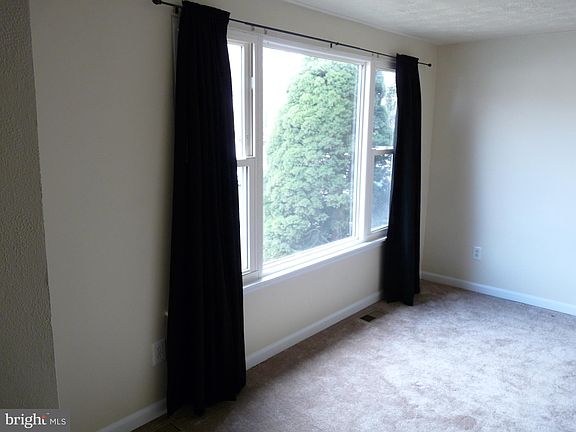 5th image of 4413 Hallfield Manor Dr