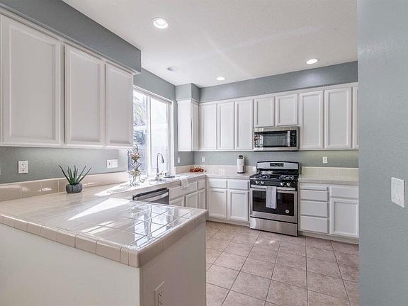 4th image of 9705 Sage Thrasher Cir