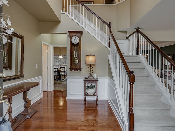 4th image of 255 Adger Ct