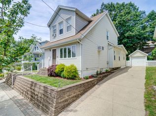 11 Oak St, Belleville, NJ 07109