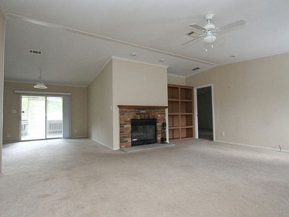 3rd image of 16956 104th St