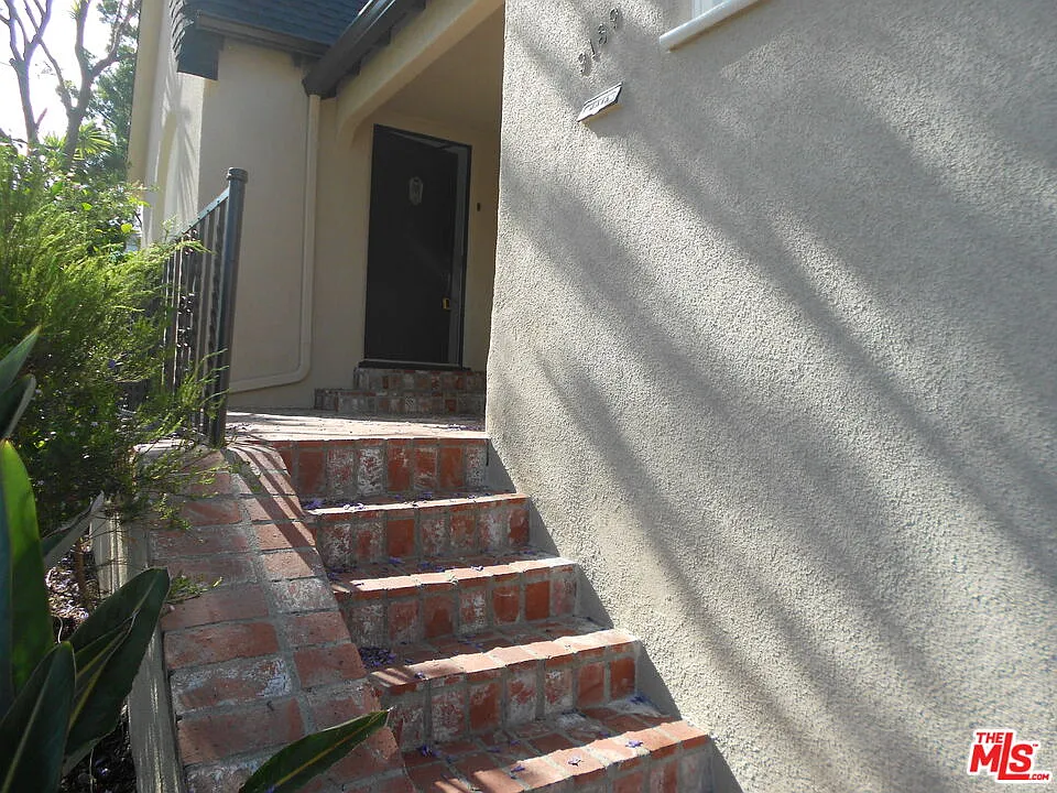 4 bed, 2.0 bath, 1698 sqft, $6,650 — Photo 4