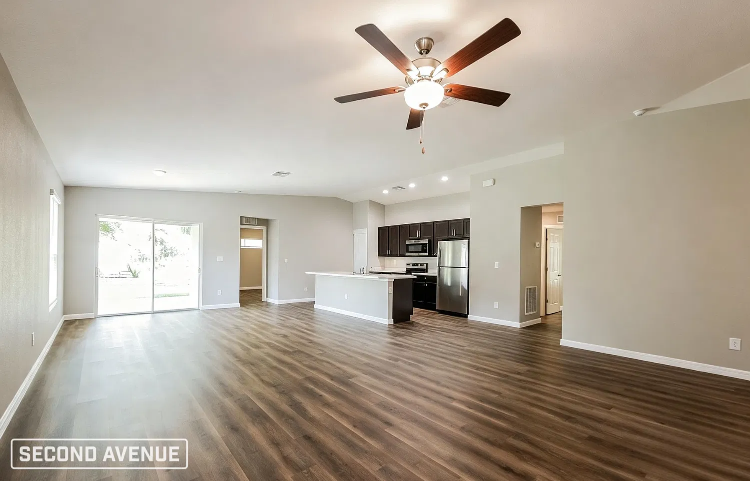4 bed, 2.0 bath, 1833 sqft, $1,949 — Photo 3