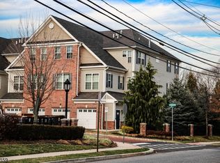 43 Station Sq, Union, NJ 07083