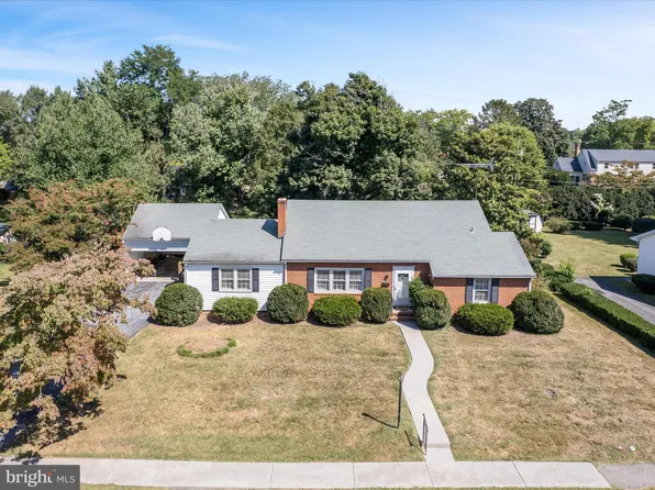 124 Rosemont Cir, Berryville, VA 22611