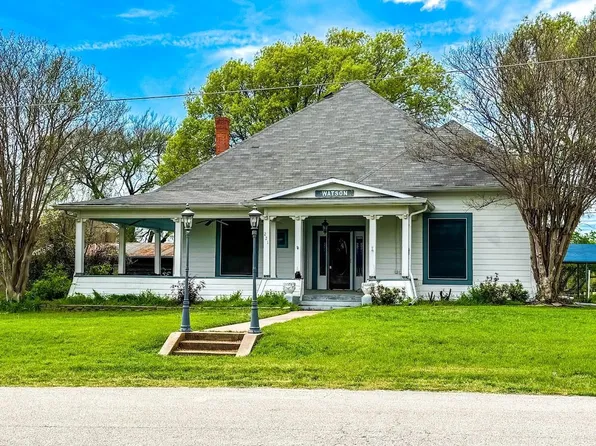 221 N Mount St, Fairfield, TX 75840