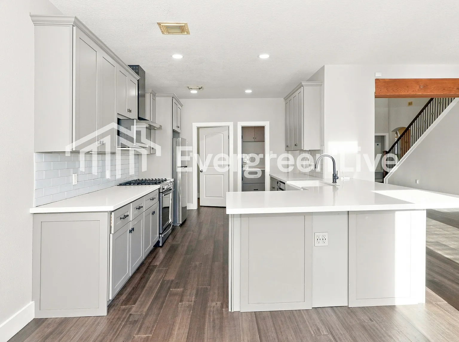 4 bed, 2.5 bath, 2653 sqft, $2,395 — Photo 4