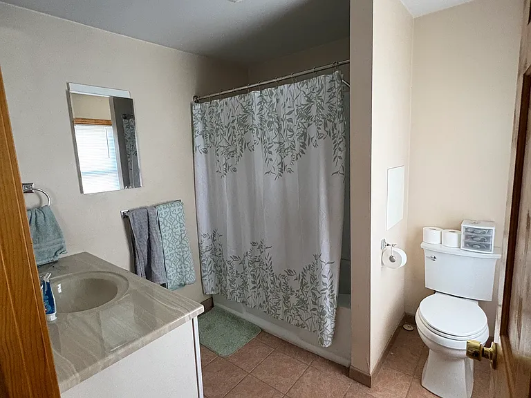 254 E St #3 — Photo 9