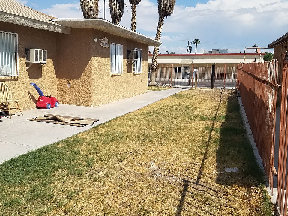 2nd image of 308 N Maryland Pkwy APT 1