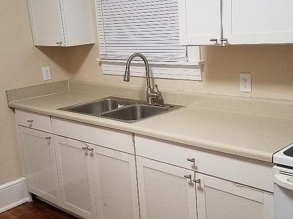3rd image of 1141 Highland Ave SE