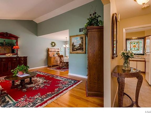 3rd image of 1134 Albany Ct