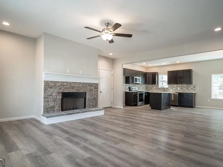 2446 Remington Dr — Photo 12