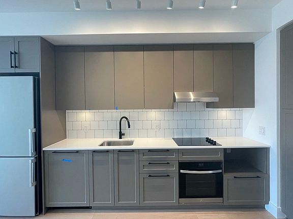 5th image of 8750 University Cres #403