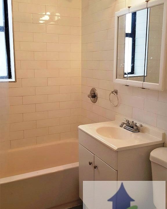 2nd image of 610 Flatbush Ave APT 1C