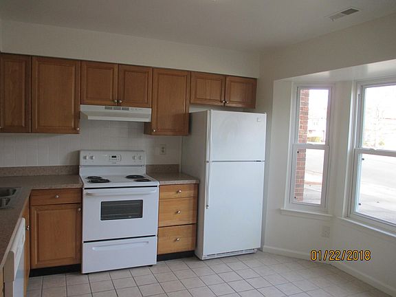 2nd image of 865 Westminster Ln