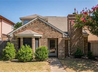 202 High Pointe Ln, Cedar Hill, TX 75104