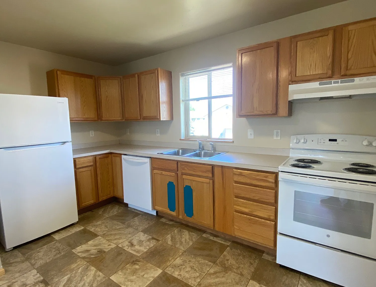 2 bed, 980 sqft, $1,350 — Photo 2