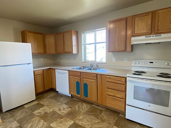 2nd image of 804 E Main St APT 4