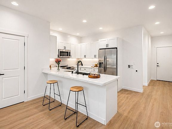 5th image of 4755 Court R