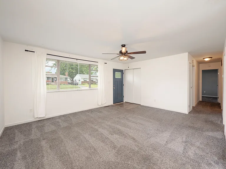2682 Kenny Ln — Photo 2