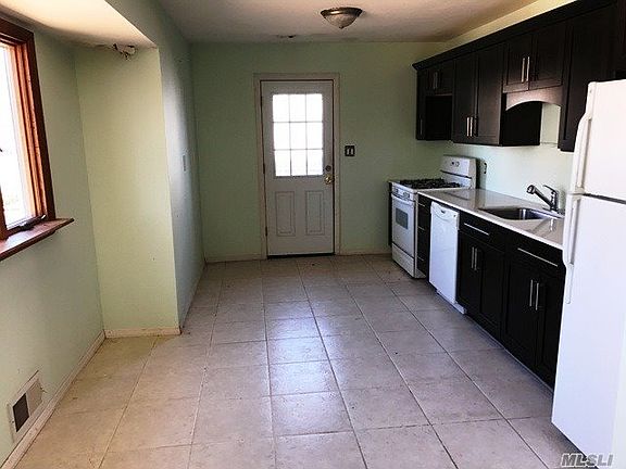 2nd image of 30 Sherbrooke Dr
