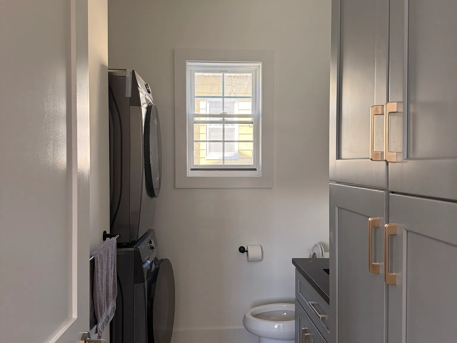 2 bed, 1.5 bath, 1100 sqft, $2,700 — Photo 2