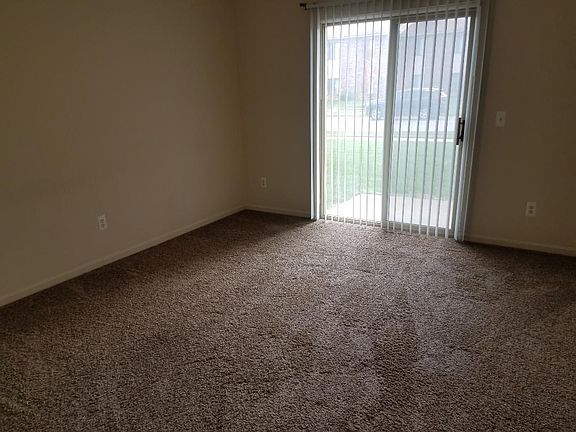5th image of 15107 Island Dr